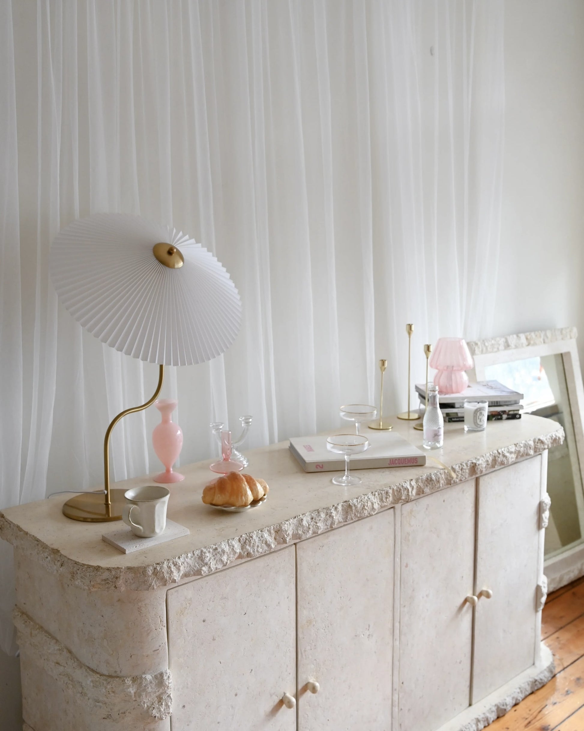 Aesthetic Soft Girl Room Decor – Vintage Pleated Brass Lamp