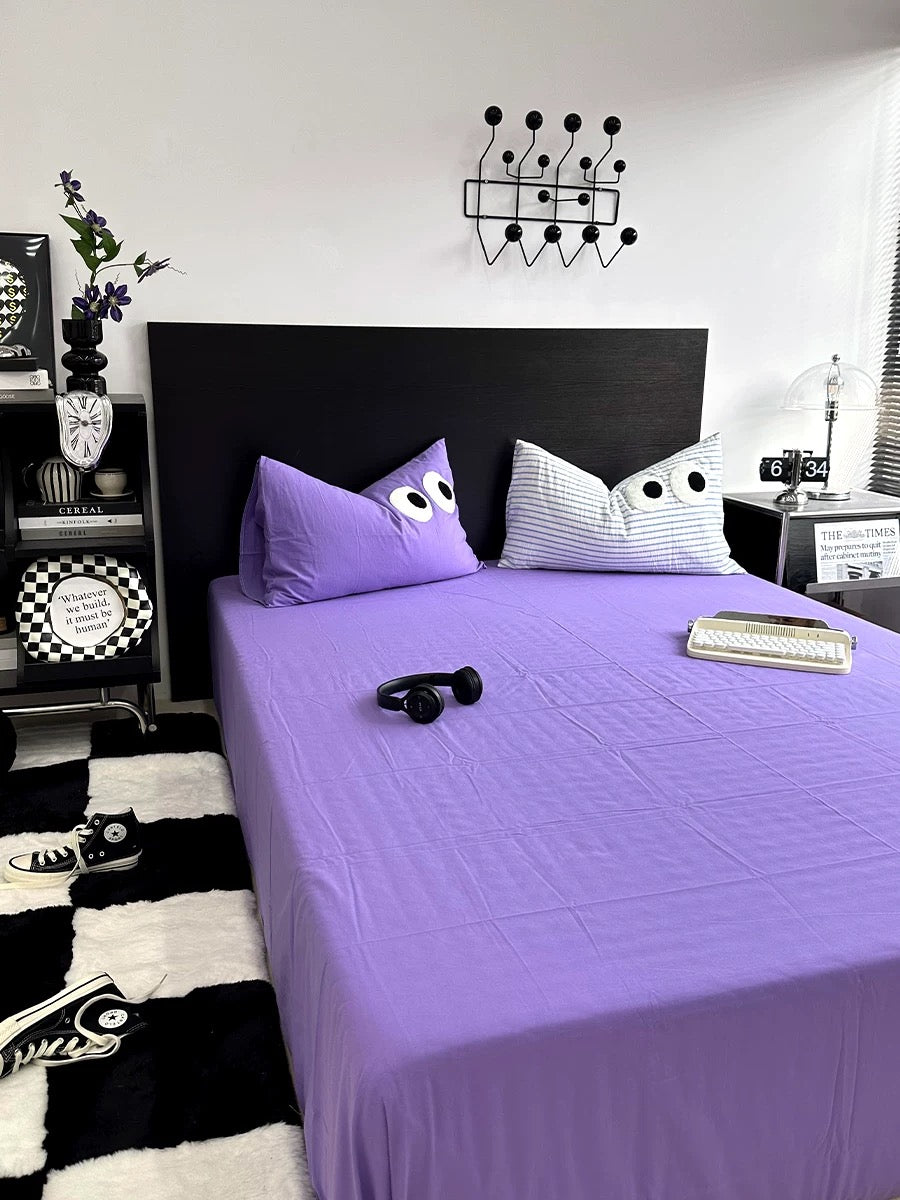 Cozy pink aesthetic bedding for trendy bedroom decor