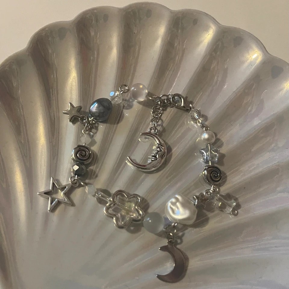 Elegant love heart and star beaded chain bracelet