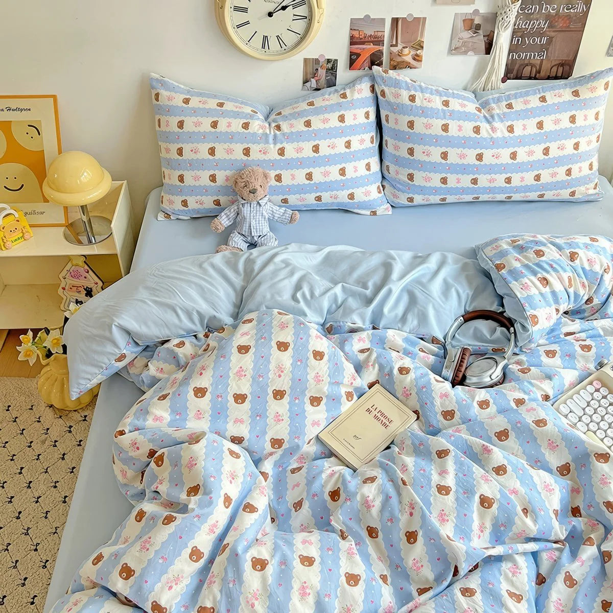 Dorm-friendly blue bear bedding set with pillowcases, perfect for soft girl aesthetic.
