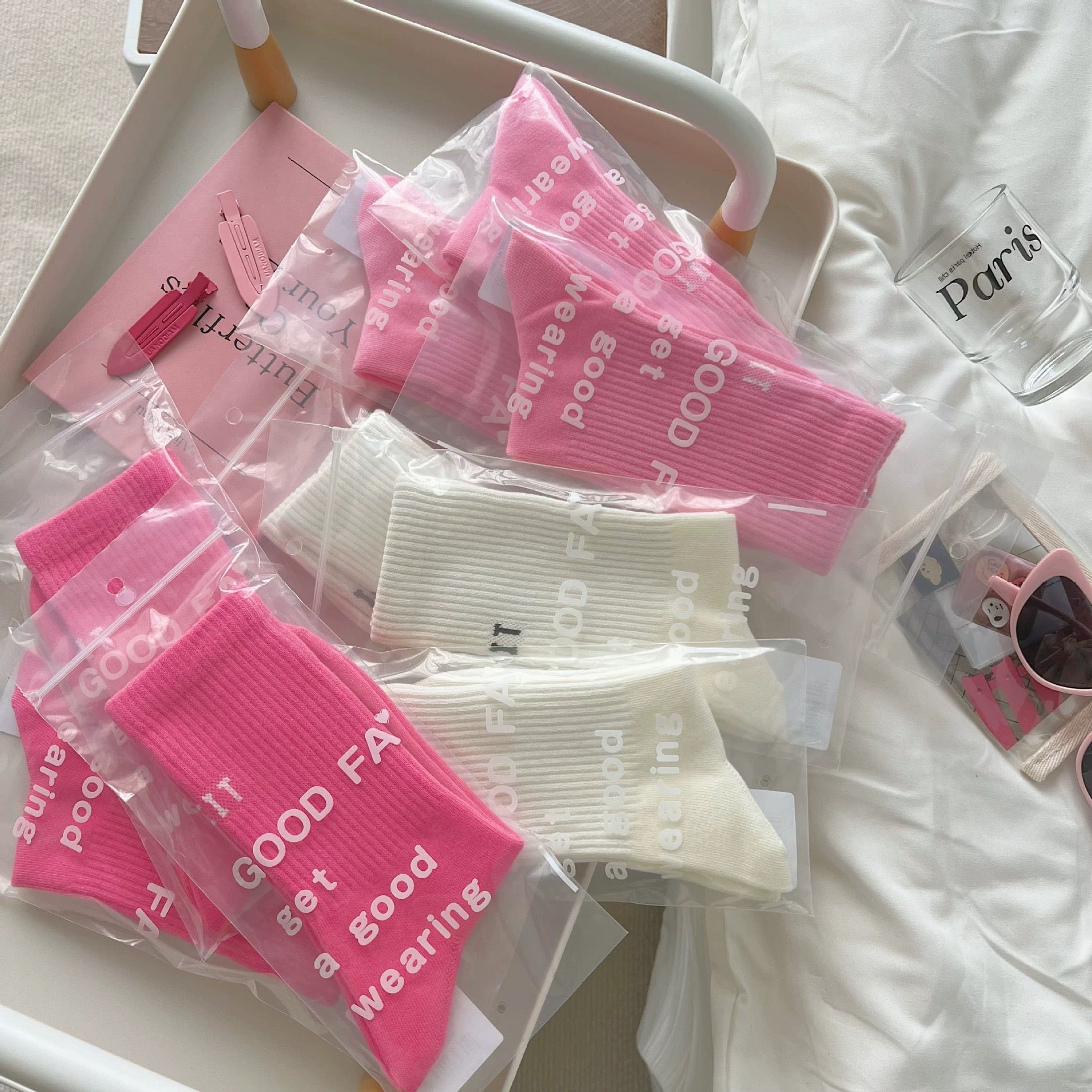 Pink Y2K socks cotton sports mid-tube women casual fashion.